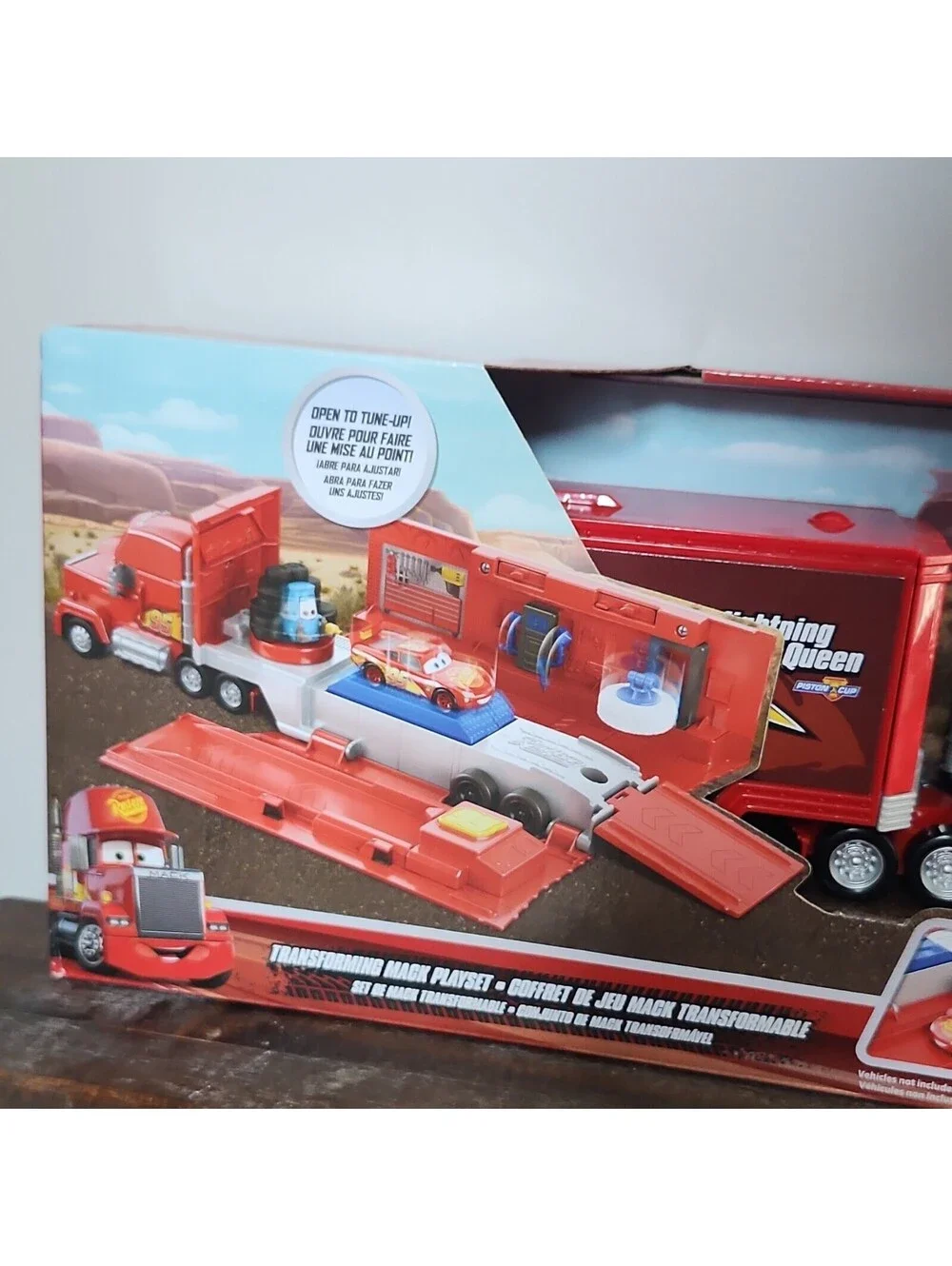 New In Box Mattel Disney Pixar Cars Transforming Mack Playset Red/Silver Truck